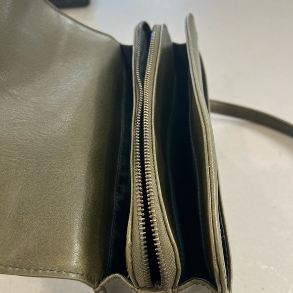 Olive Matt and Nat Vegan Leather Crossbody - Picture 4 of 9